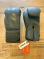 Selling boxing gloves (new with tags on) 1