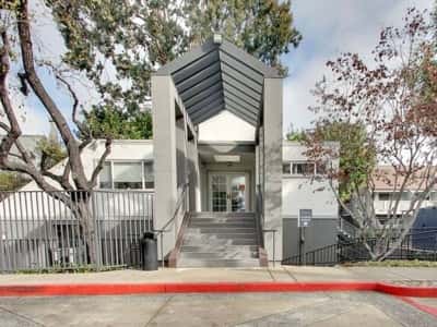 BALCONY/ PATIO, NEAR HIGHWAY AND BUS ROUTES, SPACIOUS CLOSETS 3