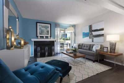 Charming 1 bed / 1 bath with great character! 860 Sq Feet 7
