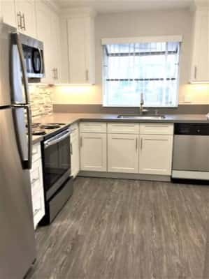 Charming 1 bed / 1 bath with great character! 860 Sq Feet 4