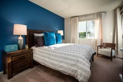 Charming 1 bed / 1 bath with great character! 860 Sq Feet 8