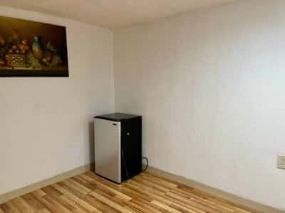 Cuarto y Baño - Separado de Casa Principal - 5 Minutos del Centro RWC 1