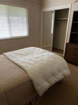 Room for rent   - 3/2 house 1