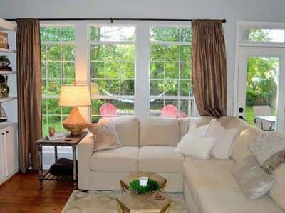 This beautiful home located in Belle Hall neighborhood has 3 bedrooms 6