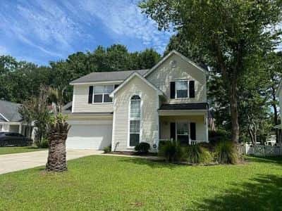 This beautiful home located in Belle Hall neighborhood has 3 bedrooms 1