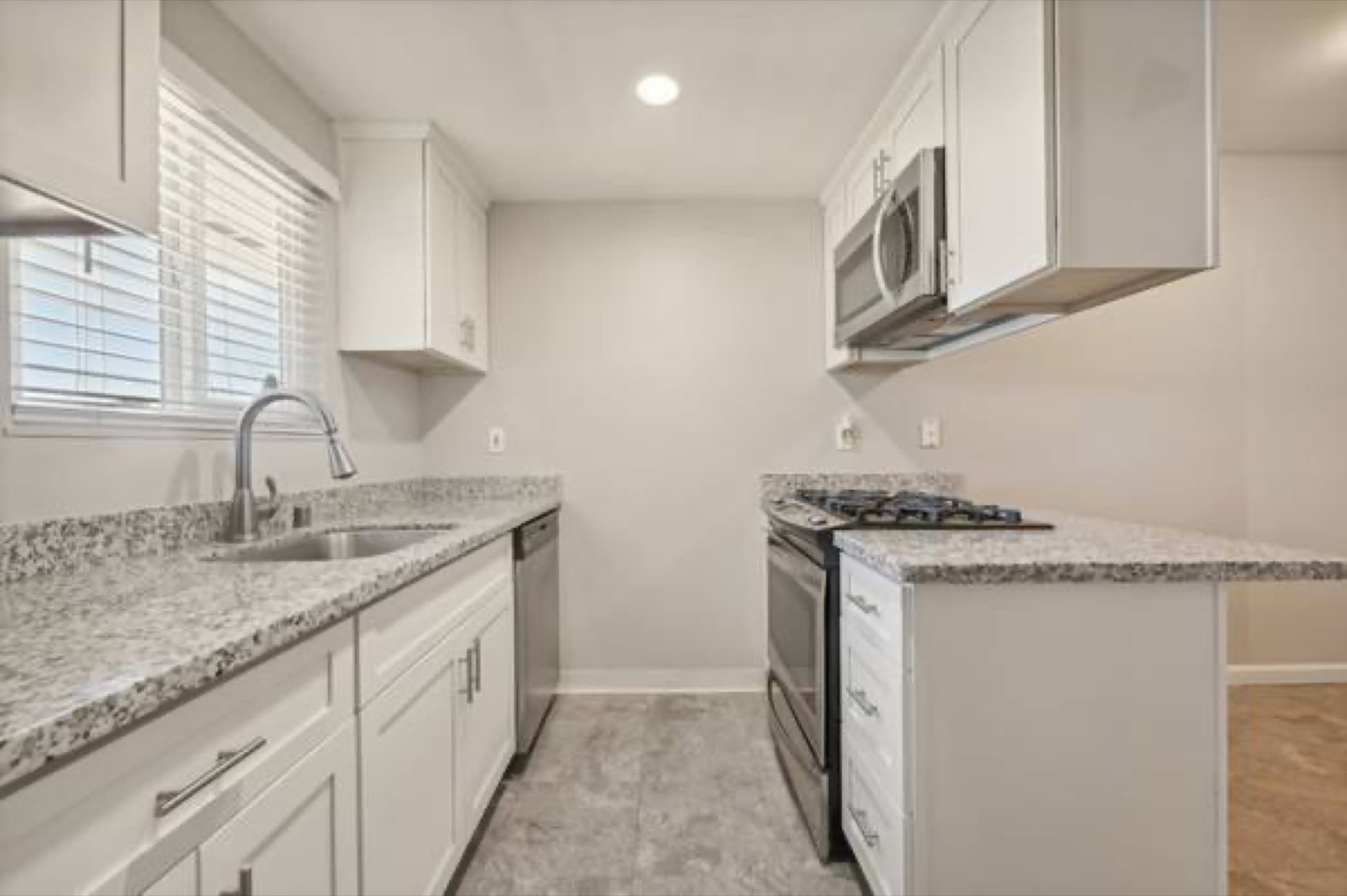 Granite Countertop, 2 BD, Located in Fremont 3