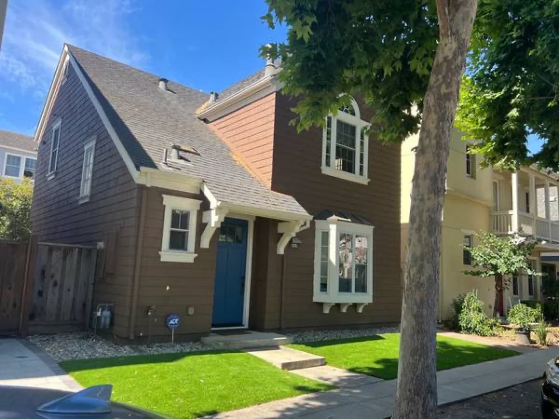 ##3-bedroom, 2.5-bath single family home@@ 1