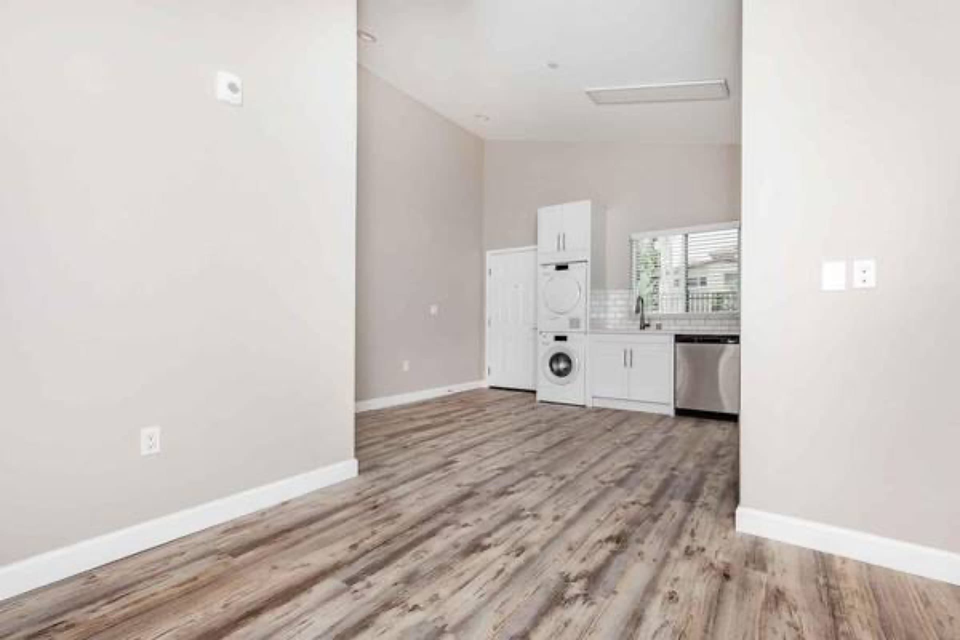 Covered Parking, Ceiling Fans, 1 BD 2