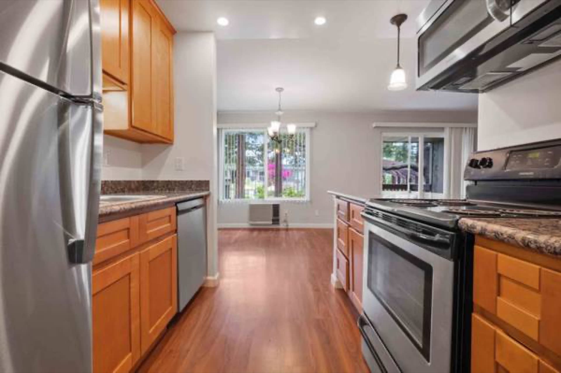 Dishwasher, Laundry Room, 2/bd 2