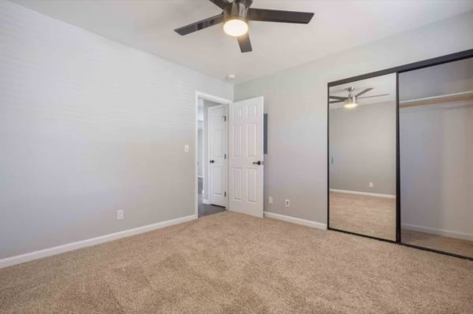 2/bd, Efficient Appliances, High Speed Internet Access 1