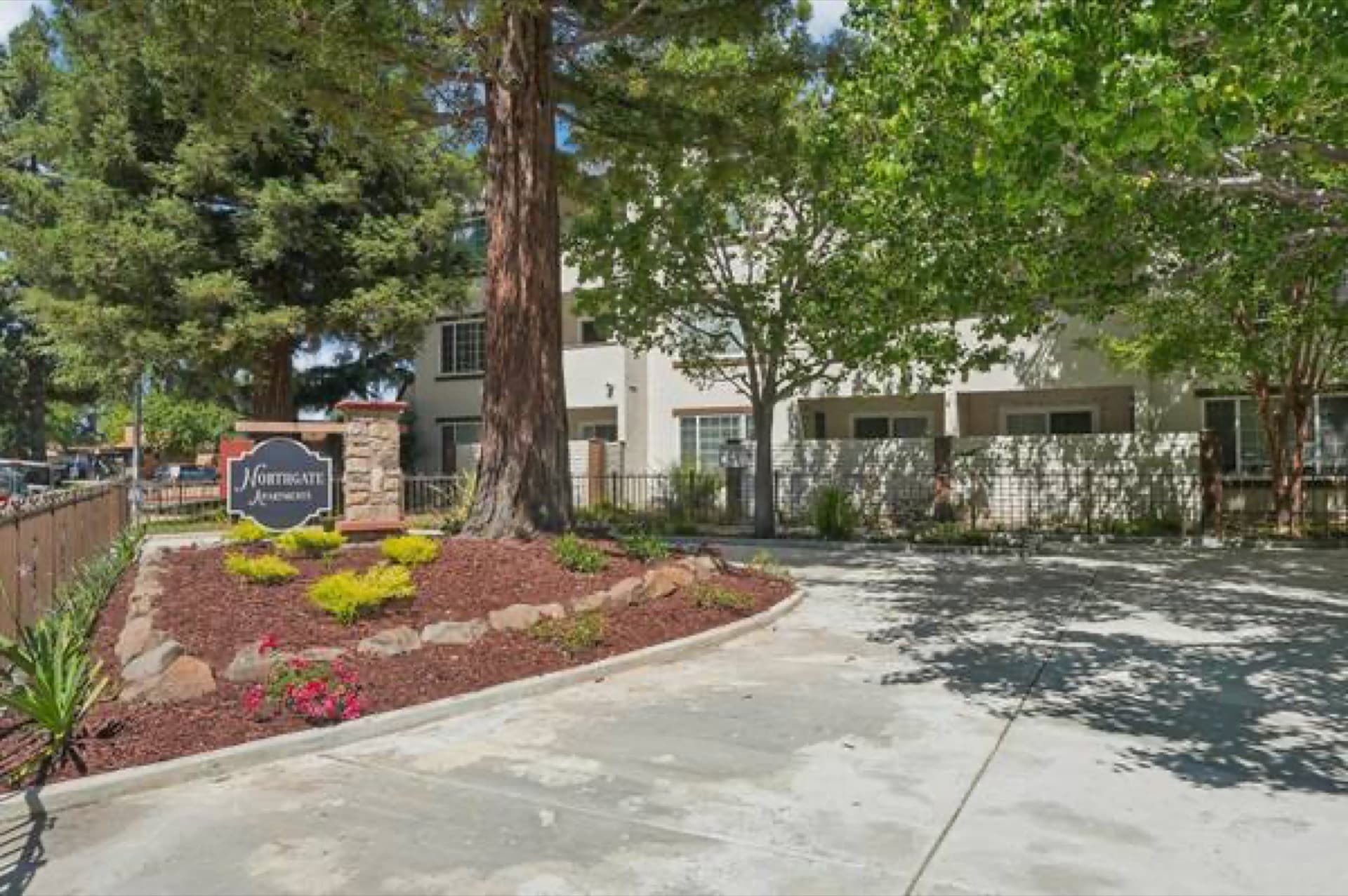 1/BD, Patio/Balcony, Situated in Fremont! 2