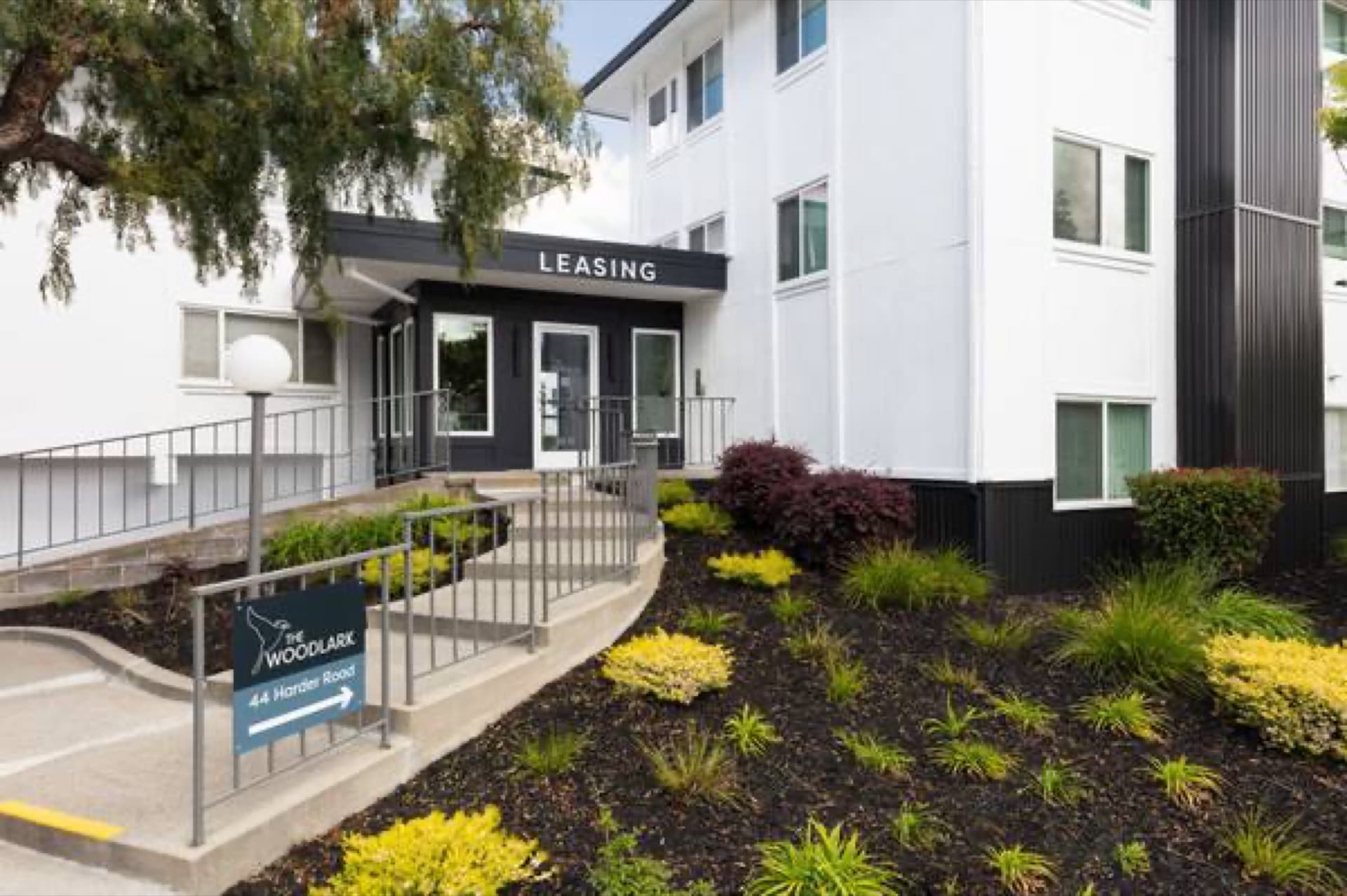 Fireplace, Flexible lease terms, Swimming pool 3